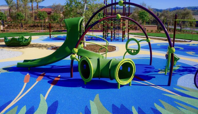 Lakeland Safety Surfacing-Bonded Rubber Mulch Lakeland Safety Surfacing-Bonded Rubber Mulch